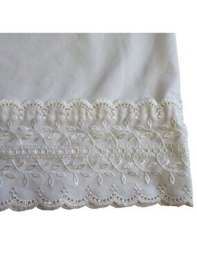 Vintage WestPoint Stevens Standard Pillowcase Embroidered Scalloped Lace Trim